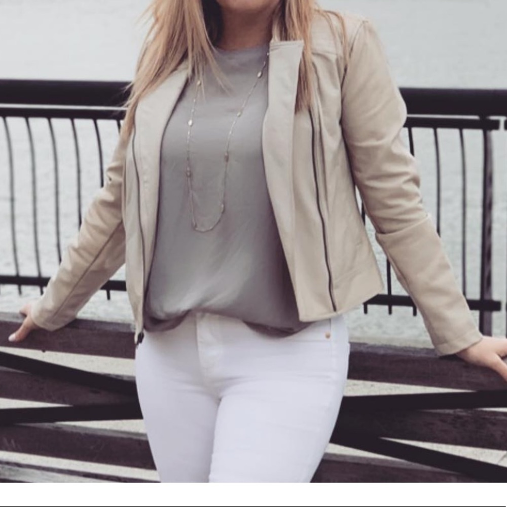 ⚡️LAST CHANCE⚡️ BEIGE FAUX LEATHER JACKET